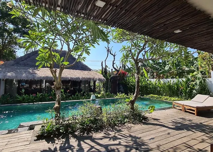 Cerita Indah Uluwatu (Bali)