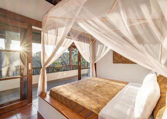 Cerita Indah * Uluwatu (Bali)